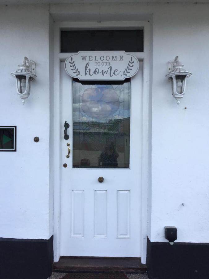 The Station Guest House Galmpton 외부 사진
