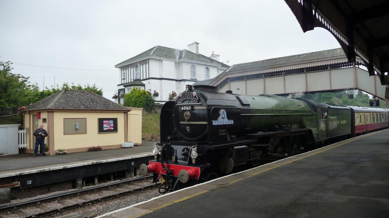 The Station Guest House Galmpton 외부 사진
