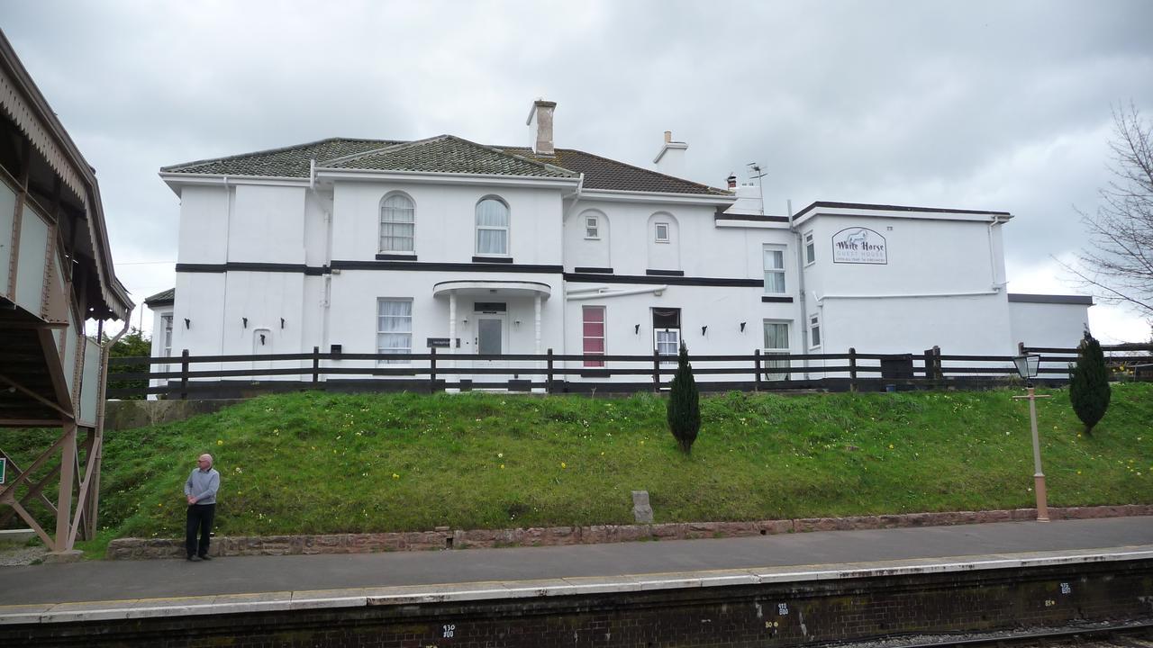 The Station Guest House Galmpton 외부 사진